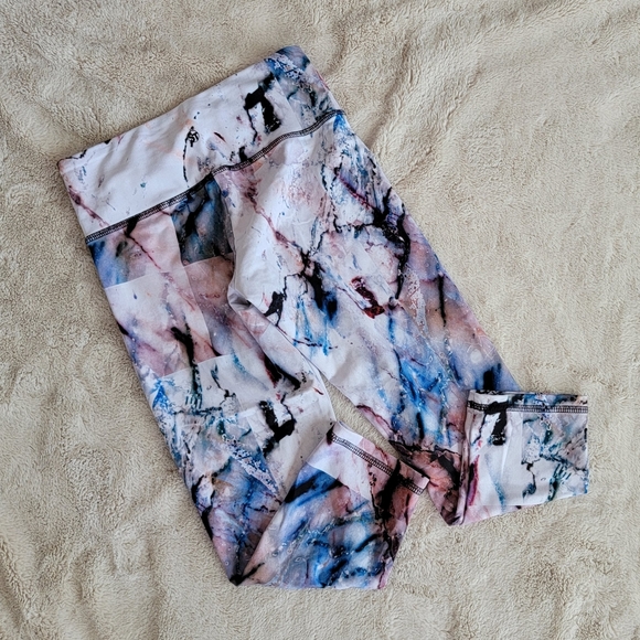Strut This Marble Leggings - Picture 2 of 5